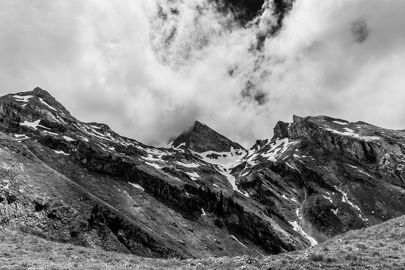 2019_06_12 (0045).jpg - Massif des Aravis vers le Mont Charvin (Juin 2019)